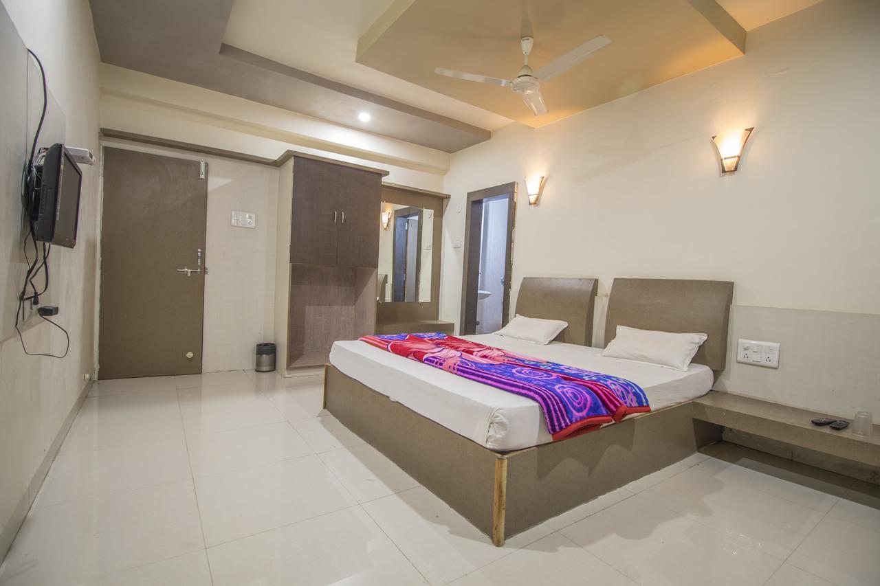 Hotel Yogiraj Palace Shegaon Εξωτερικό φωτογραφία