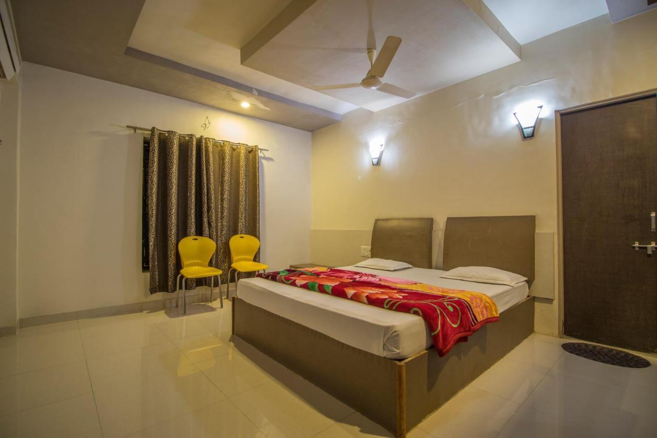 Hotel Yogiraj Palace Shegaon Εξωτερικό φωτογραφία